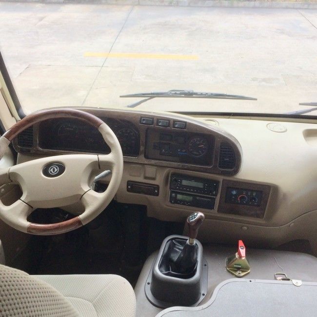 Ônibus Coaster de Transporte a Diesel de 7m e 25 Lugares com Emissão Euro 4 e Suspensão por Feixe de Molas