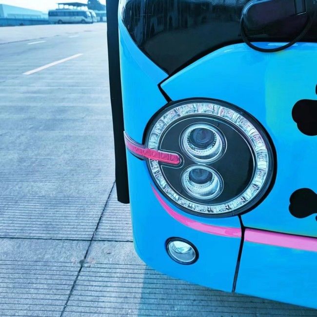 6.6m Minibus Elétrico Veículo de Carregamento de Bateria LHD RHD 23 lugares para serviços de transporte