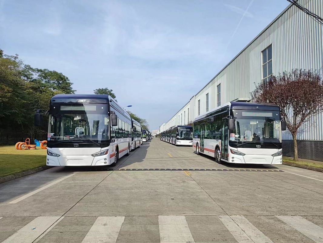 Autobus elétrico de bateria de 12 m, de 46 lugares, utilizado em transportes urbanos e interurbanos.