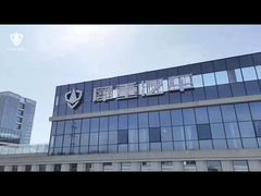 Ônibus urbano elétrico de 7,5m com 18 lugares e autonomia de 280km, emissão zero.